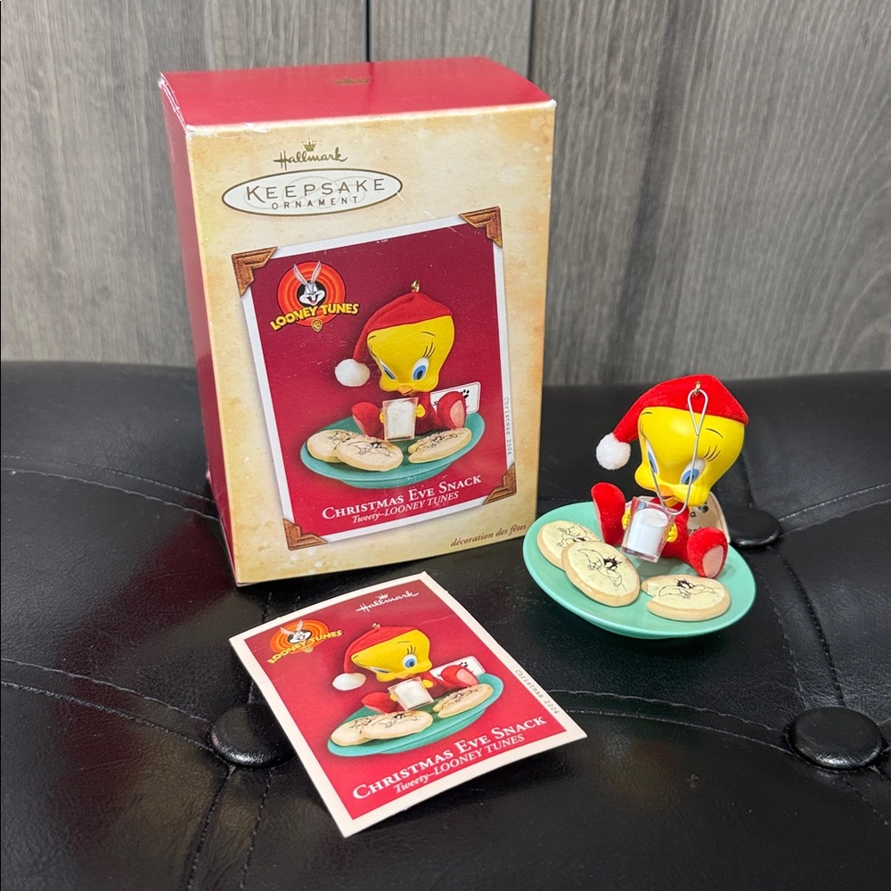 Looney Tunes Christmas Eve Snack Tweety Bird Hallmark Keepsake Ornament